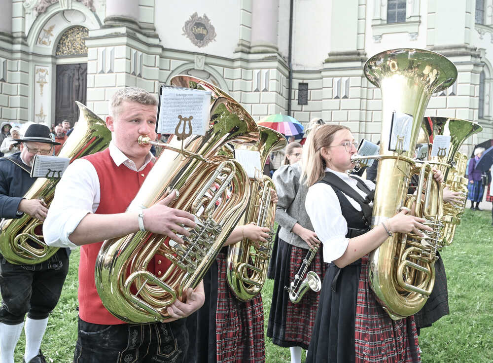 Musizierende beim Festgottesdienst des Allgäu-Schwäbischen Musikbunds in Ottobeuren.