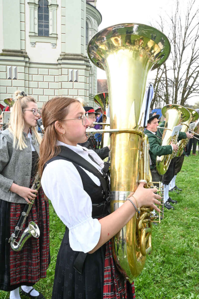 Musikerin der Blaskapelle vom Allgäu-Schwäbischer Musikbund e.V.